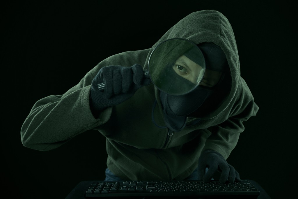Everything You Need to Know About Job Hunting Service Scams | CheckWorks